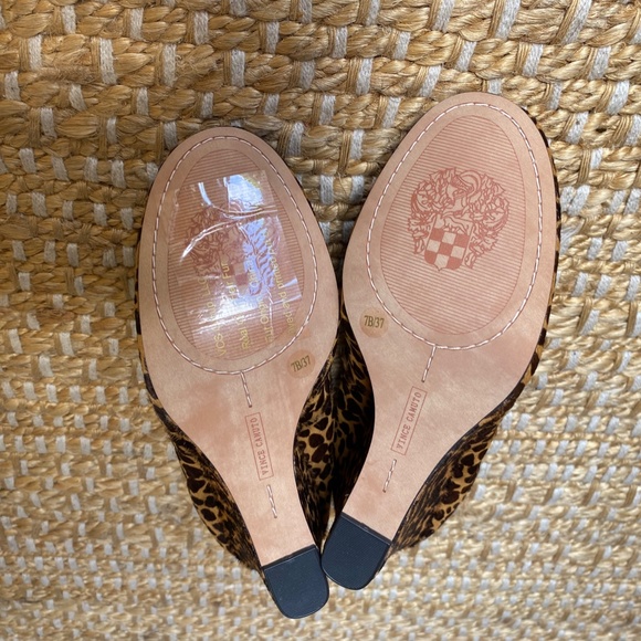 Vince Camuto Cheetah Leopard Print Wedges - Picture 5 of 7